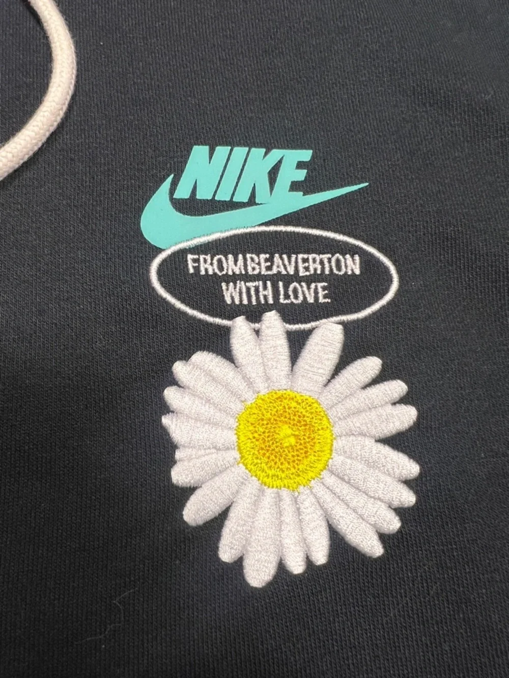 NWT Nike ‘Have A Nike Day’ Daisy Men’s Hoodie, Size Large